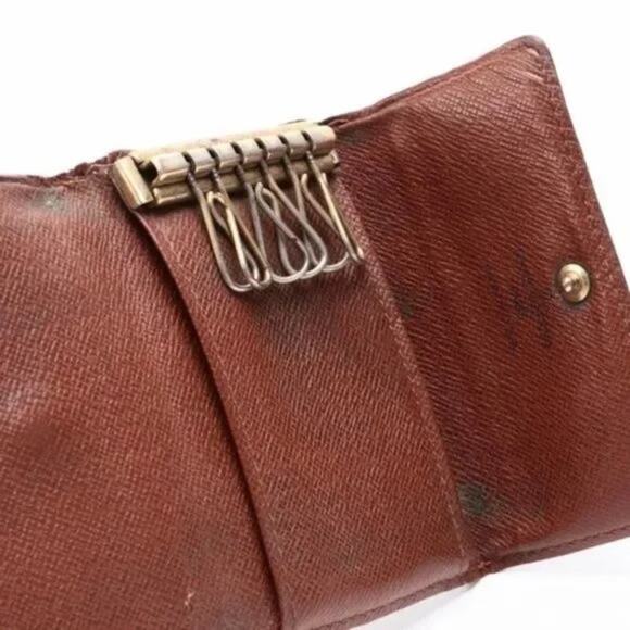 LOUIS VUITTON Vintage Monogram Coated Canvas 6 Key Multicles Holder - Picture 6 of 7